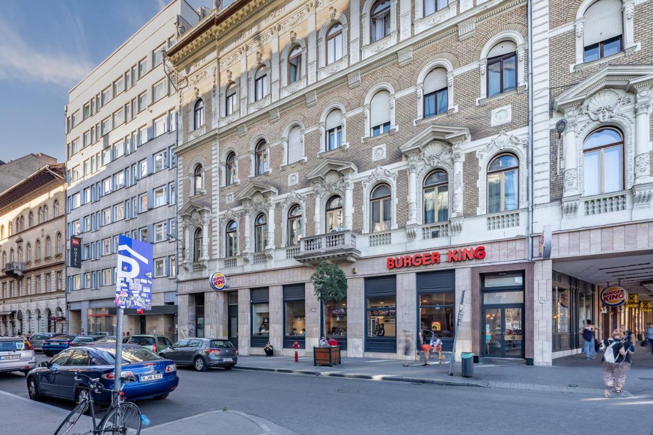 Huge Apartment In The City Center Budapest Exterior photo